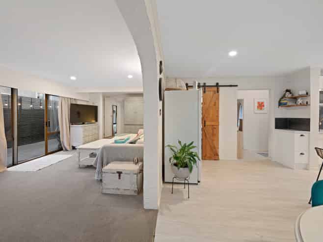 2/1A Mary Place, Favona