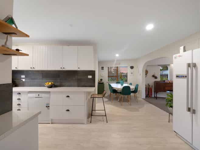 2/1A Mary Place, Favona