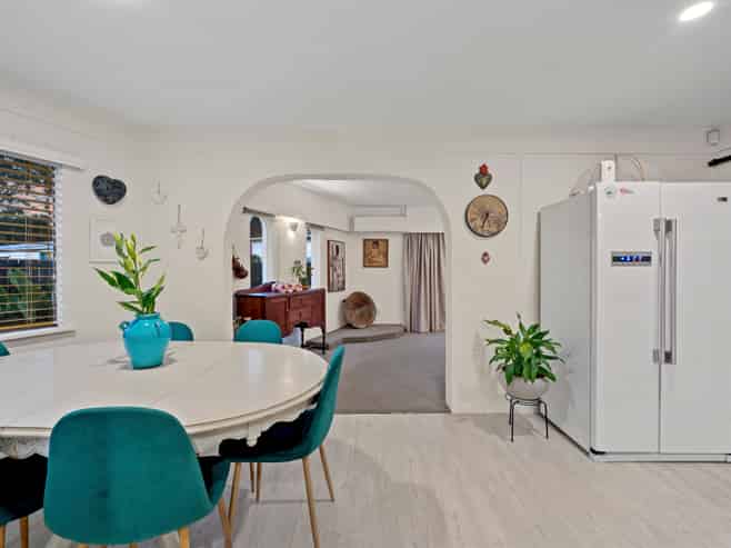 2/1A Mary Place, Favona