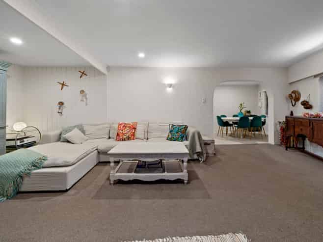 2/1A Mary Place, Favona