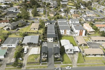 1/9 Chevis Place and 9 Marriot, Pakuranga