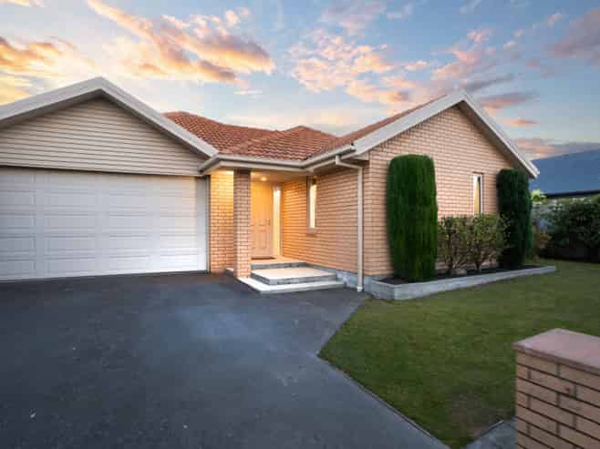 8 Bayliss Close, Northwood