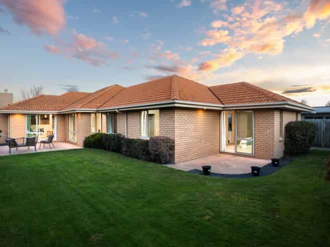 8 Bayliss Close, Northwood