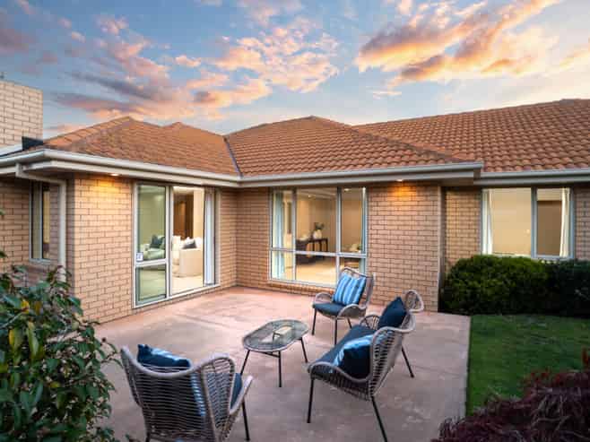 8 Bayliss Close, Northwood