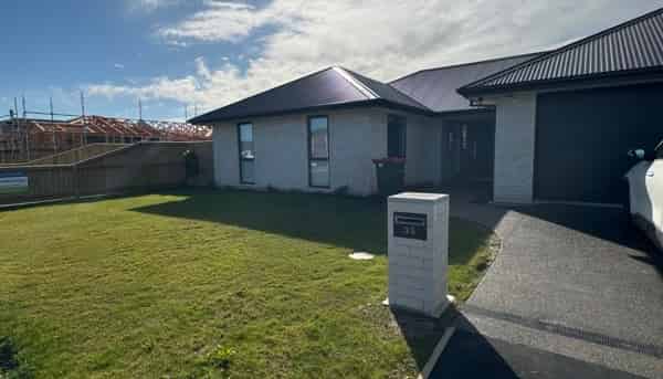 35 Wakeman Drive, Lincoln
