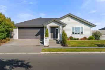 40 Craig Thompson Drive, LINCOLN
