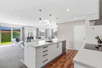 40 Craig Thompson Drive, LINCOLN