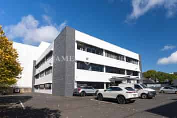 NEWMARKET OFFICE SPACE + 25 CAR PARKS