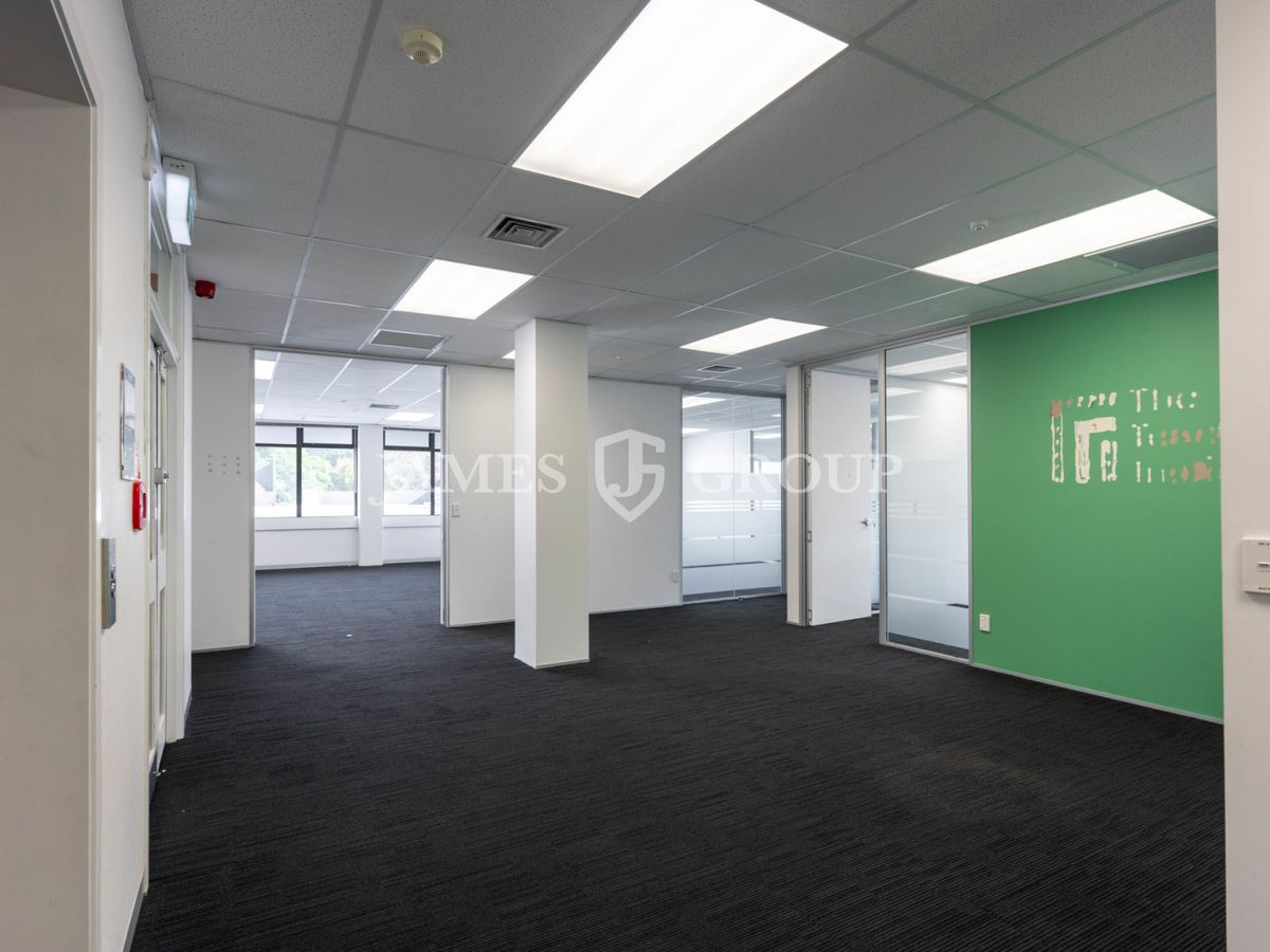 NEWMARKET OFFICE SPACE + 25 CAR PARKS - Mehr