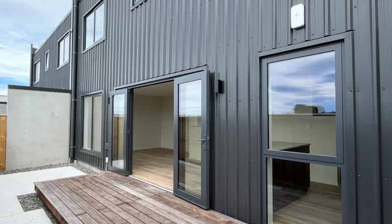 10/1 Lake Bryndwr Lane, Burnside