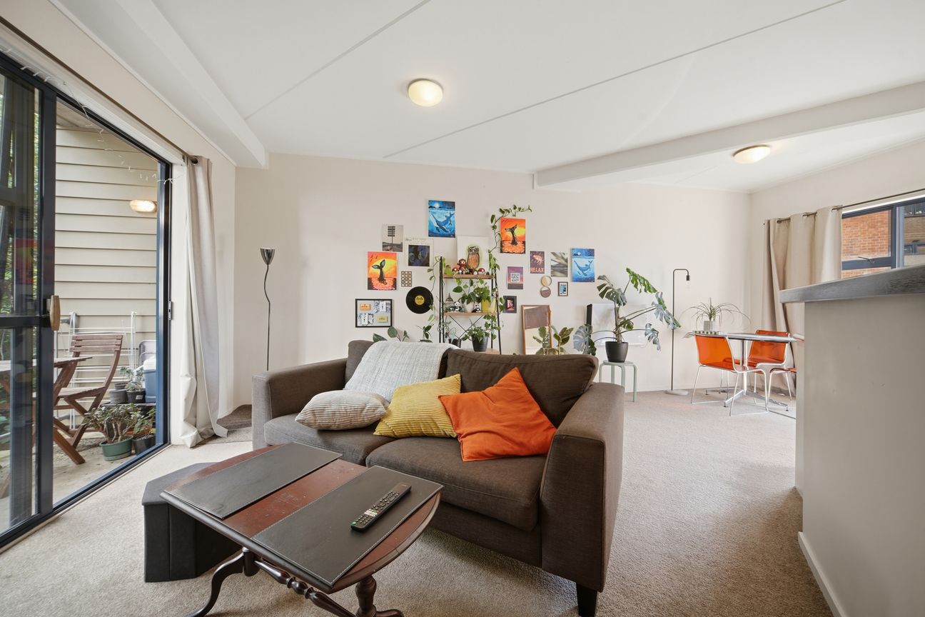 Apartments in Charlotte Mews rarely come to market - Więcej