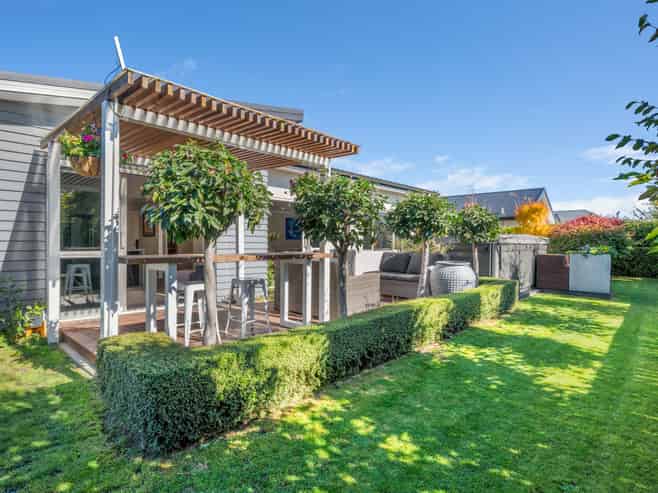 4 Spitfire Drive, Burleigh