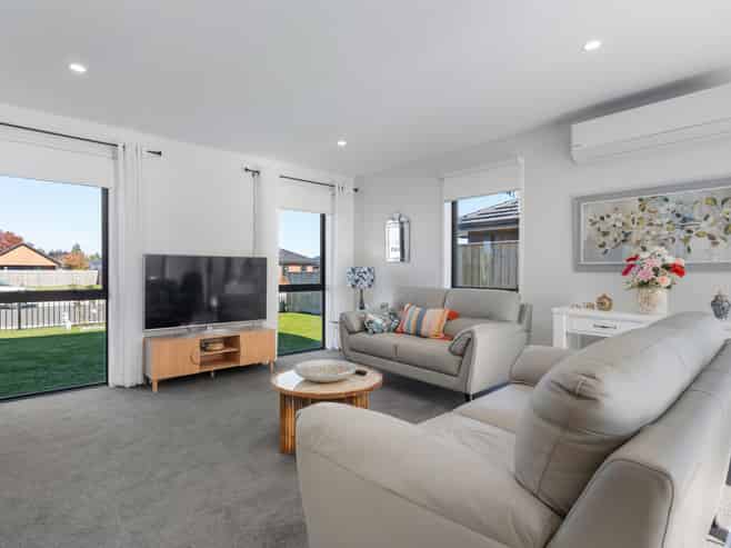 6 Georgina Beyer Way, Carterton