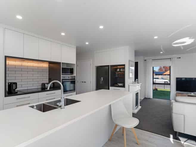 6 Georgina Beyer Way, Carterton