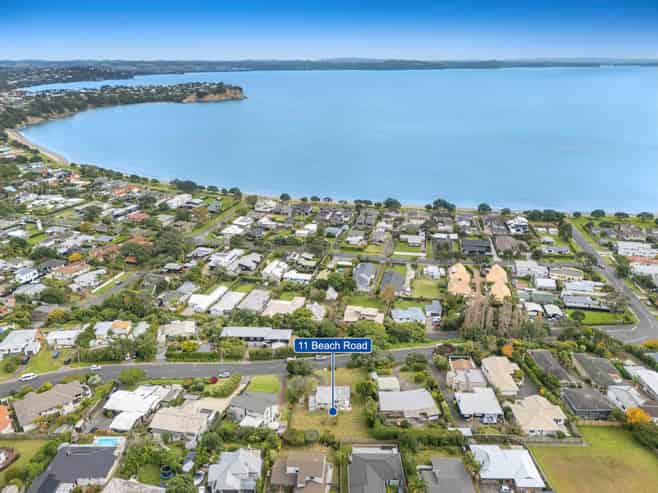 11 Beach Road, Manly