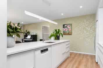 4 Village Lane, Halswell