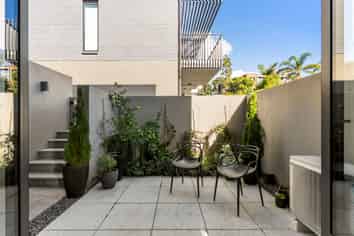 8/32 Dudley Road, Mission Bay