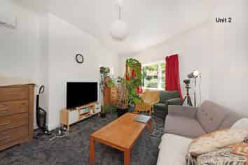 2/121 Hill Street, Thorndon