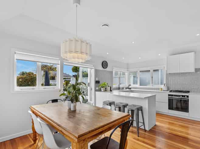 10 Larchwood Avenue, Westmere