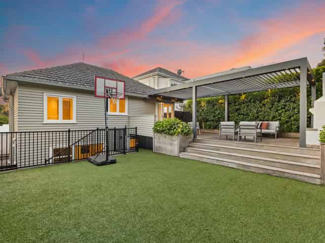 10 Larchwood Avenue, Westmere