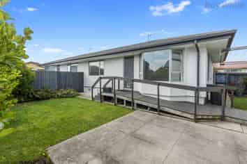 1/10 Stacey Place, Woolston