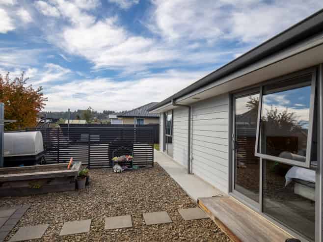 5 Walker Place, Alexandra