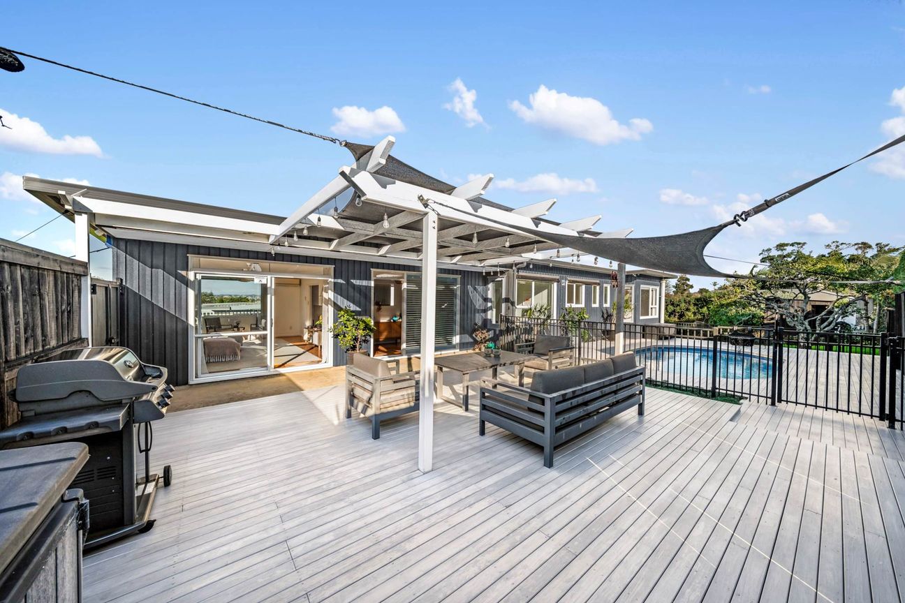 Your Stereotypical Home on 809m² in Glendowie - Meer