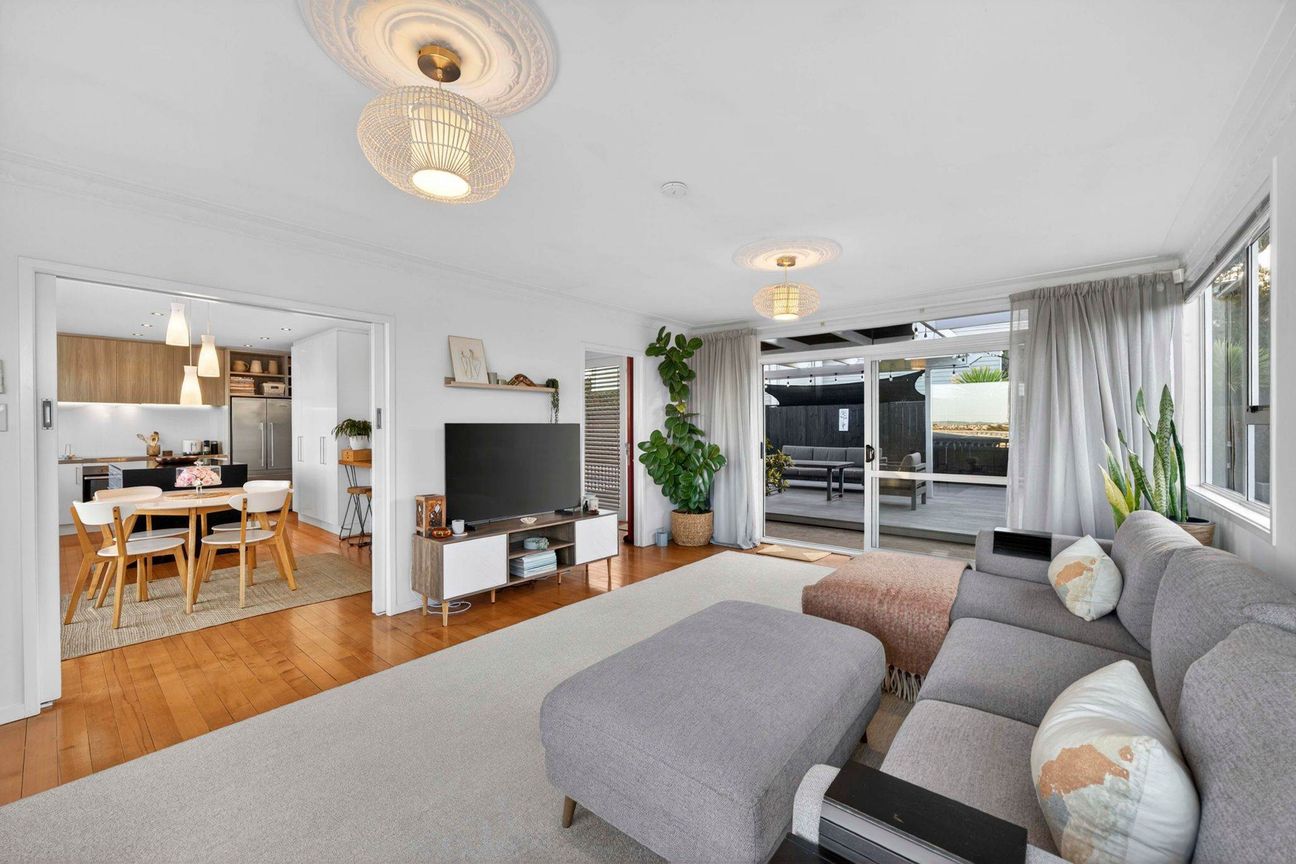 Your Stereotypical Home on 809m² in Glendowie - Aanzicht 6