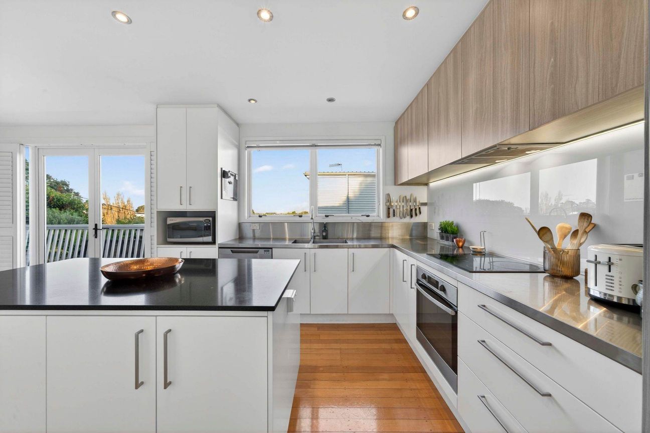 Your Stereotypical Home on 809m² in Glendowie - Aanzicht 2