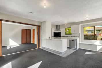 2/114 Randolph Street, Woolston