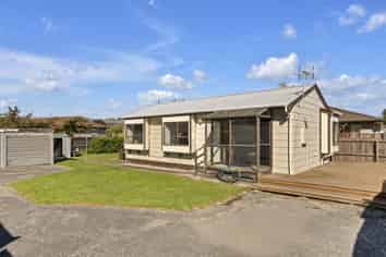 2/114 Randolph Street, Woolston