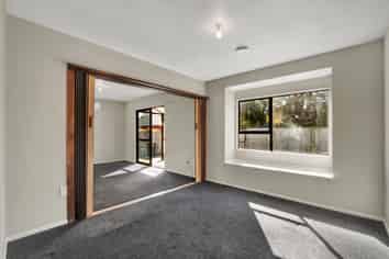 2/114 Randolph Street, Woolston