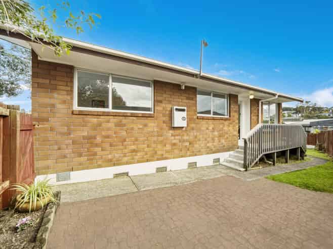 2/82 Moore Street, Hillcrest