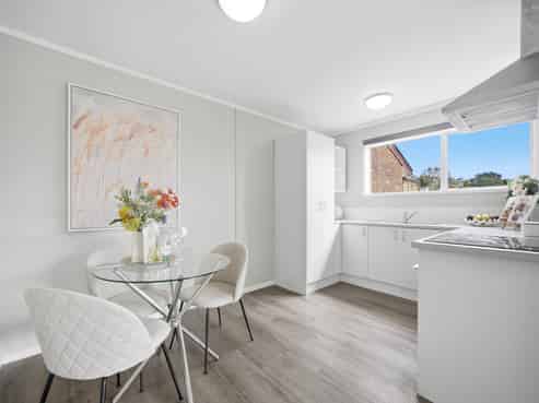 2/82 Moore Street, Hillcrest