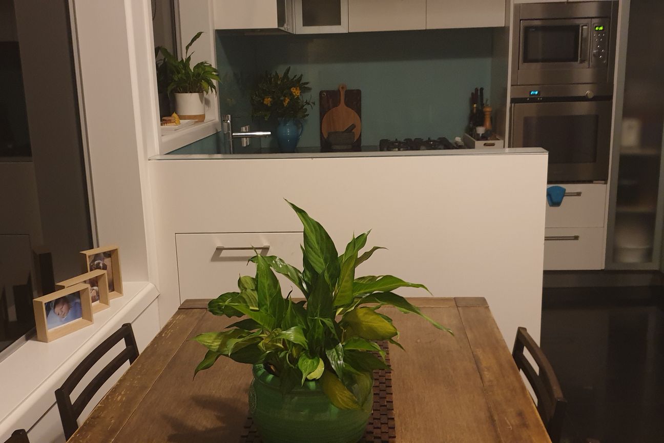 Stunning 4-Bedroom Hillside Home - Ansicht 3