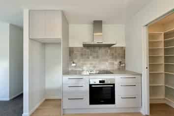12 Rita Angus Rd, Belfast