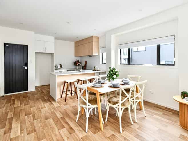 2/75 McAnnalley Street, Manurewa