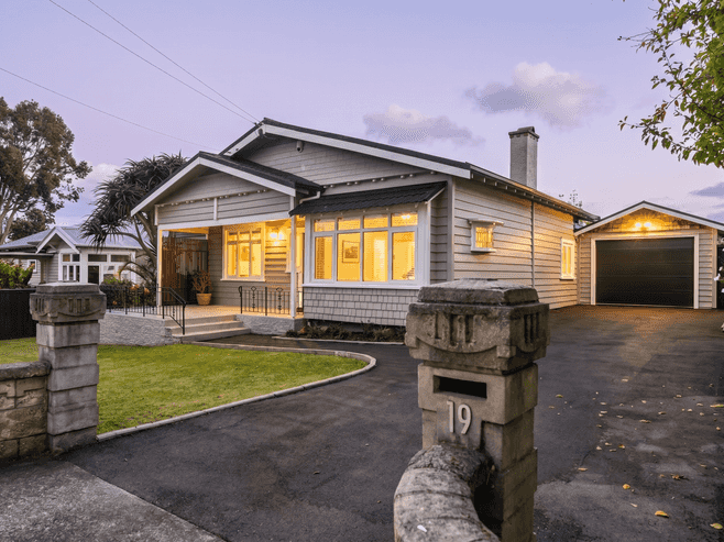 19 Rossgrove Terrace, Mount Albert