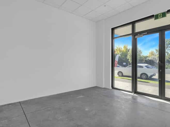 Brand New Beauty / Wellness Space