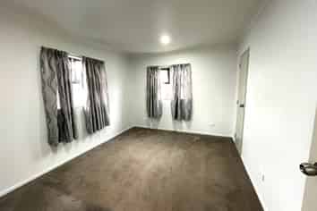 14B Courant Place, Clover Park