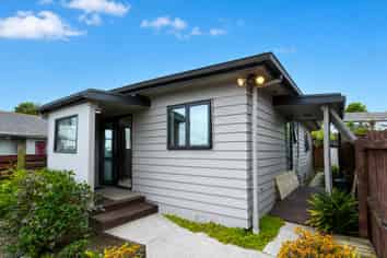 14B Courant Place, Clover Park
