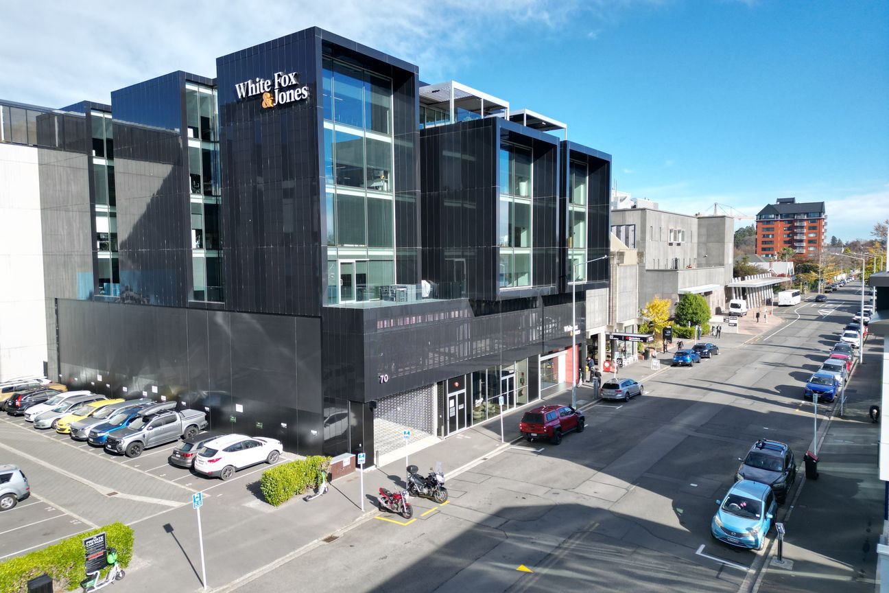 Modern Central Christchurch Office with Deck - Bild 3