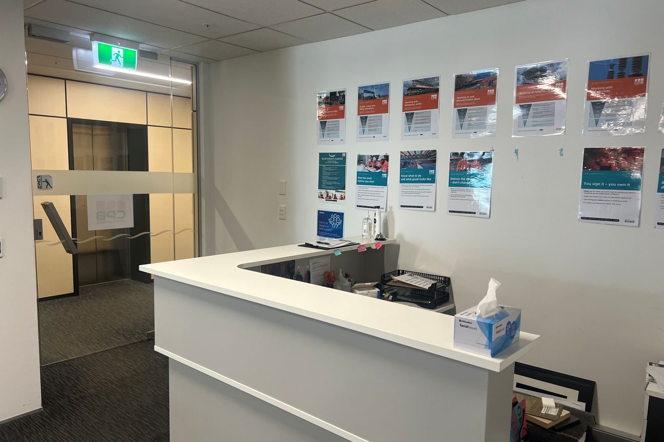 Modern Central Christchurch Office with Deck - Bild 4