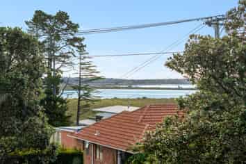 16A Seaside Avenue, Waterview