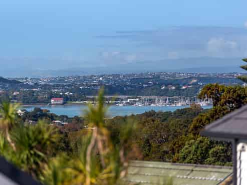 1/20 Tui Glen Road, Birkenhead
