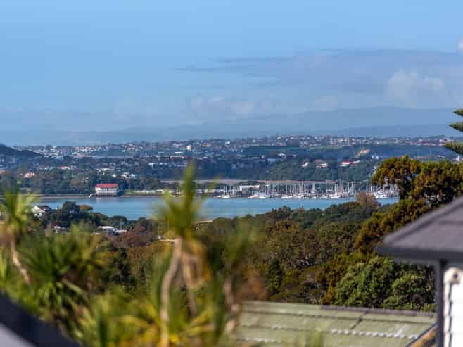 1/20 Tui Glen Road, Birkenhead