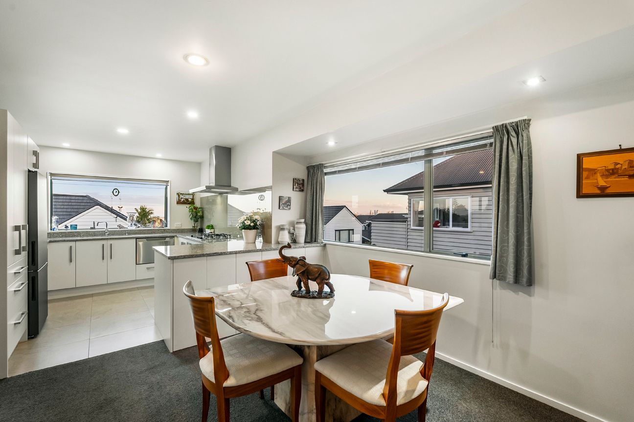 Sunny, Spacious Family  Home - Mehr