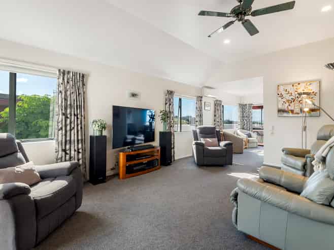 1/20 Tui Glen Road, Birkenhead