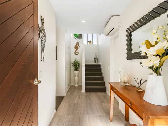 1/20 Tui Glen Road, Birkenhead