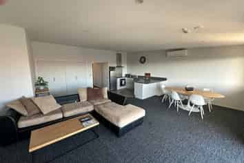 3/4 Fayette Lane, Stoke